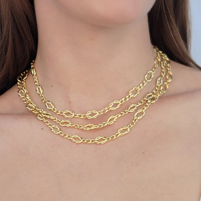 Anastasia twisted chain necklace